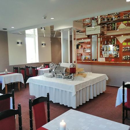 גניזנו Hotel Lech מראה חיצוני תמונה