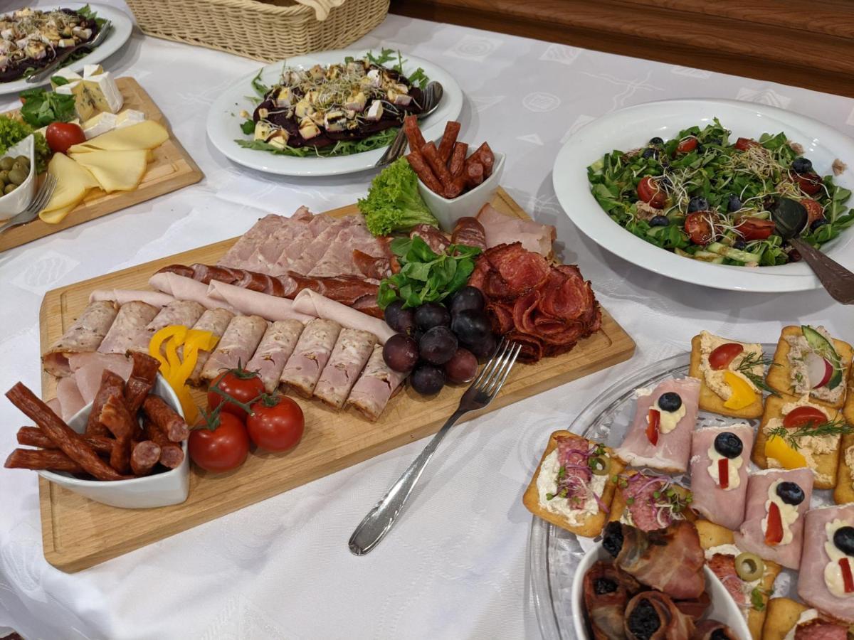 גניזנו Hotel Lech מראה חיצוני תמונה
