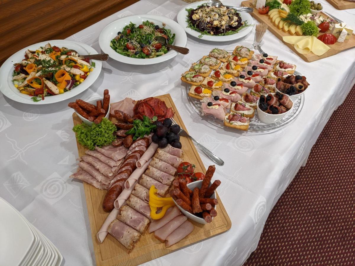 גניזנו Hotel Lech מראה חיצוני תמונה